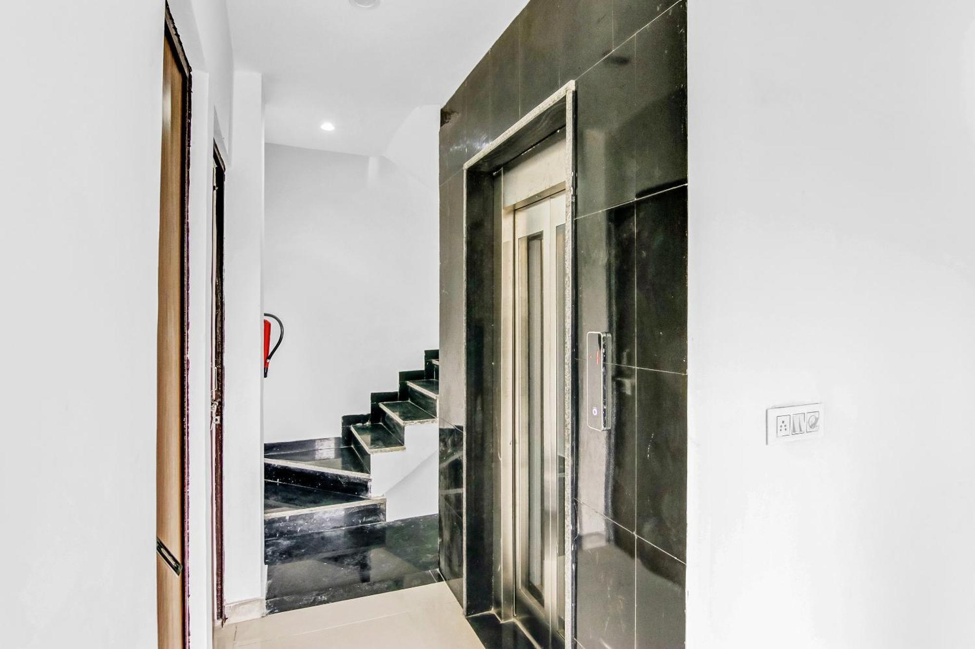 Flagship Hotel Secret Mirage Near Rithala Metro Station نيودلهي المظهر الخارجي الصورة